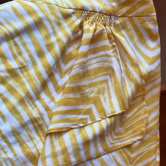 BCBG flowy miniskirt yellow/white ruffled - Picture 2 of 7